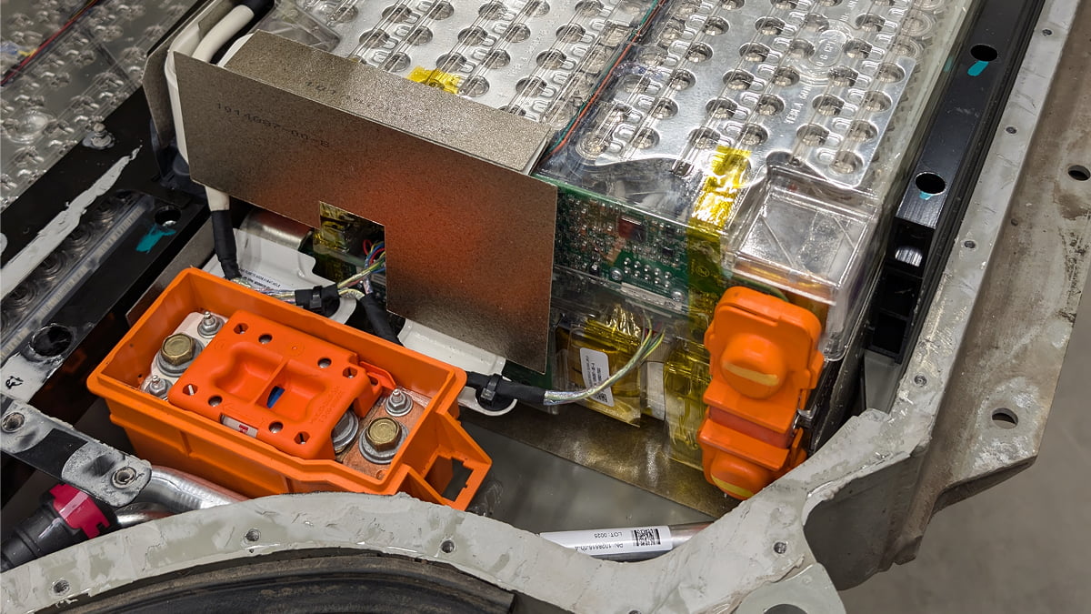 Högvoltsbatteri under reparation hos EV Center